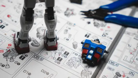 「30年前のプラモデル」が「100万円以上」で売れる！？ 最新のモデルもあるのに、なぜ古いキットが「高額」で取引されるの？