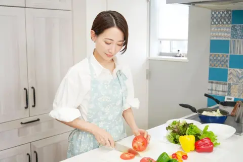 一人暮らしで「自炊」を続けていますが、実は「光熱費」を入れると損している可能性はありますか？