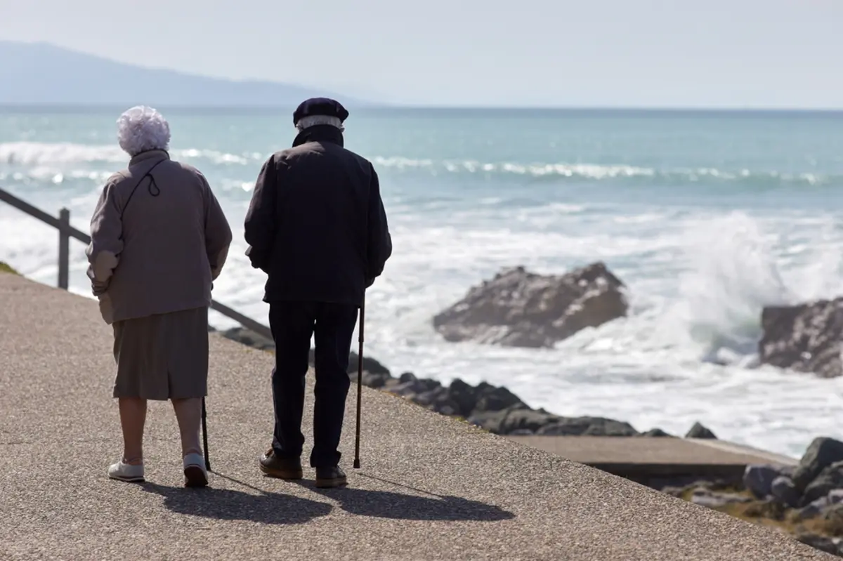 「貯蓄3000万円」ある両親。もうすぐ還暦になりますが、老後は「赤字を出さずに」生活できるでしょうか？