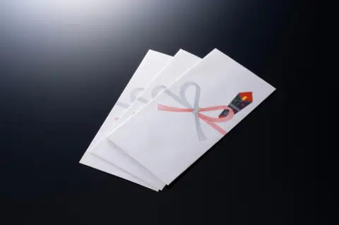 「年金暮らし」の両親、孫へのお小遣いで「毎月2万円」の“赤字”…！ほかの人は孫にどのくらいお金をかけているのでしょうか？