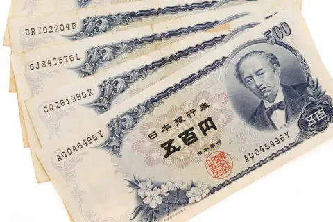 額面の“200倍以上”になることも！？ 「高額買い取り」される「岩倉具視の500円札」の見分け方とは？