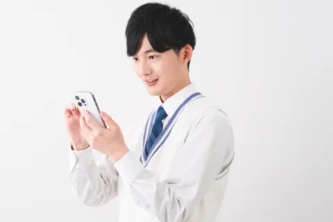 現在息子の携帯代で「月7000円」かかっています。格安スマホに乗り換えると「月2000円」ほどになるのでしょうか？