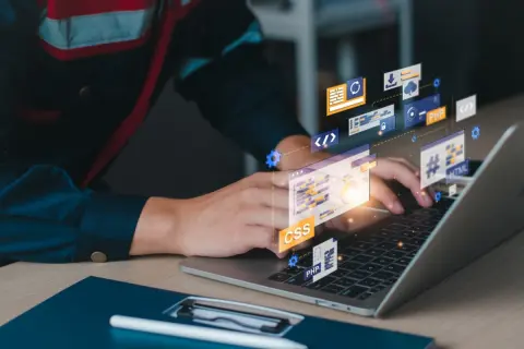 息子が「システムエンジニア」を目指しています。システムエンジニアは「高収入」って聞くけど、年収はどれくらい？