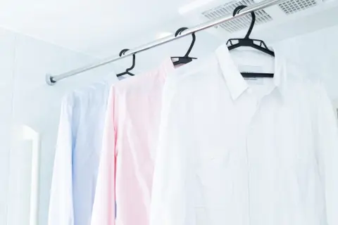 共働きで洗濯は夜にまとめて干しています。梅雨では「室内干し＋乾燥機」に頼らざるを得ませんが、電気代が「月3000円」も増えるって本当ですか？