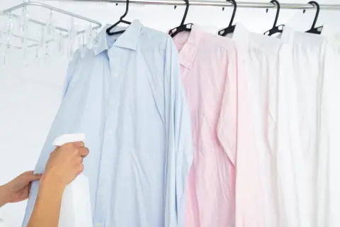 梅雨の時期は、洗濯物を毎日「浴室乾燥機」へ！ 家族4人分を「約3時間」で乾かしていますが、電気代はどれくらいかかりますか？ 節約方法もあわせて解説