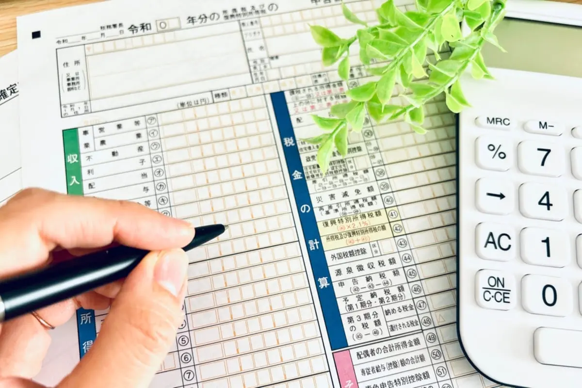 「年金受給者」の「還付申告」、いつまで遡れる？　知らずに払いすぎた「税金」を「取り戻せる」ケースは？