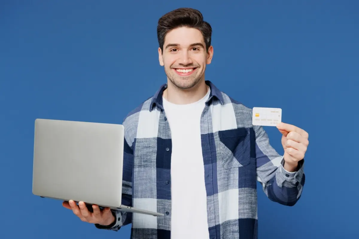 スマホを「クレカ」で買うと「補償がつく」って本当ですか？現金払いにはない「意外なメリット」とは