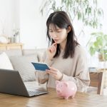 専業主婦ですが、毎月「夫の口座」から「私の口座」へ、生活費として「30万円の送金」があります。友人から「贈与税」の心配をされましたが、納税する必要はありませんよね?