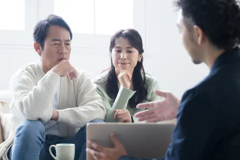 【要注意】年金暮らしの母が「売った後も住めると聞いたから…」と自宅を1200万円で売却→後日適正額「3500万円相当」と判明しショック！ 家賃「月12万円」払いながら住んでいるけど、もう契約は“取り消し不可”なのでしょうか？