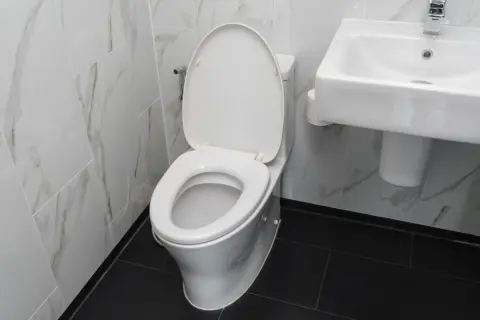 「トイレの電気代なんて微々たるもの」と思っていたら…「換気扇・照明・便座」の見直しで年間5000円も節約できるって本当ですか？