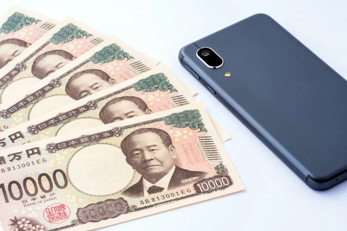 スマホ代が夫婦で「月1万円」を超えています。格安SIMに乗り換えると“大手キャリア”に比べて、どれだけ安くなりますか？「大手3社」との料金を比較