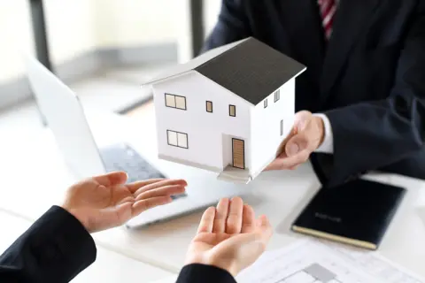 「1億円=豪邸」は過去の話!? 東京23区では“普通の戸建て”しか建てられないけど、地方では「庭付きの広い家」を購入可能？ 物件価格を比較