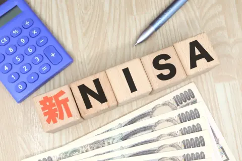 40歳から20年間、「新NISA」の運用を検討しています。毎月「3万円」か「5万円」で積み立てた場合、どのくらい差がでますか？