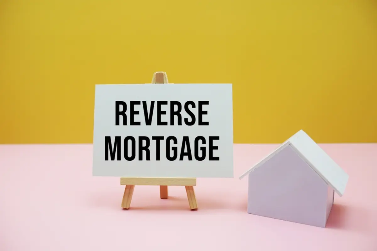 「リバースモーゲージ」なら、「築30年の自宅」を「担保」に老後資金を借りられると聞きました。どんな仕組みですか？