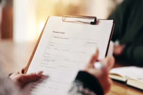 3月末で退職し、年金の「受給申請」をしました。最短でいつ振り込まれるのでしょうか？