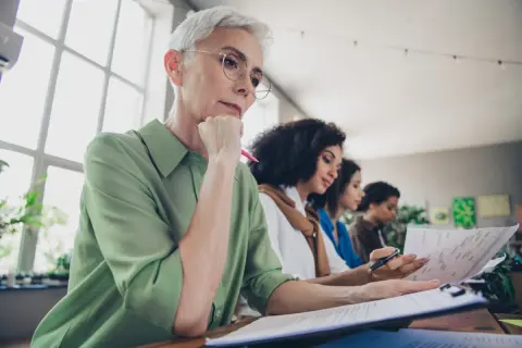 「年金15万円だけでは不安」という父。定年後は「シルバー人材センター」への登録を検討しているそうですが、報酬はどれくらいもらえるのでしょうか？