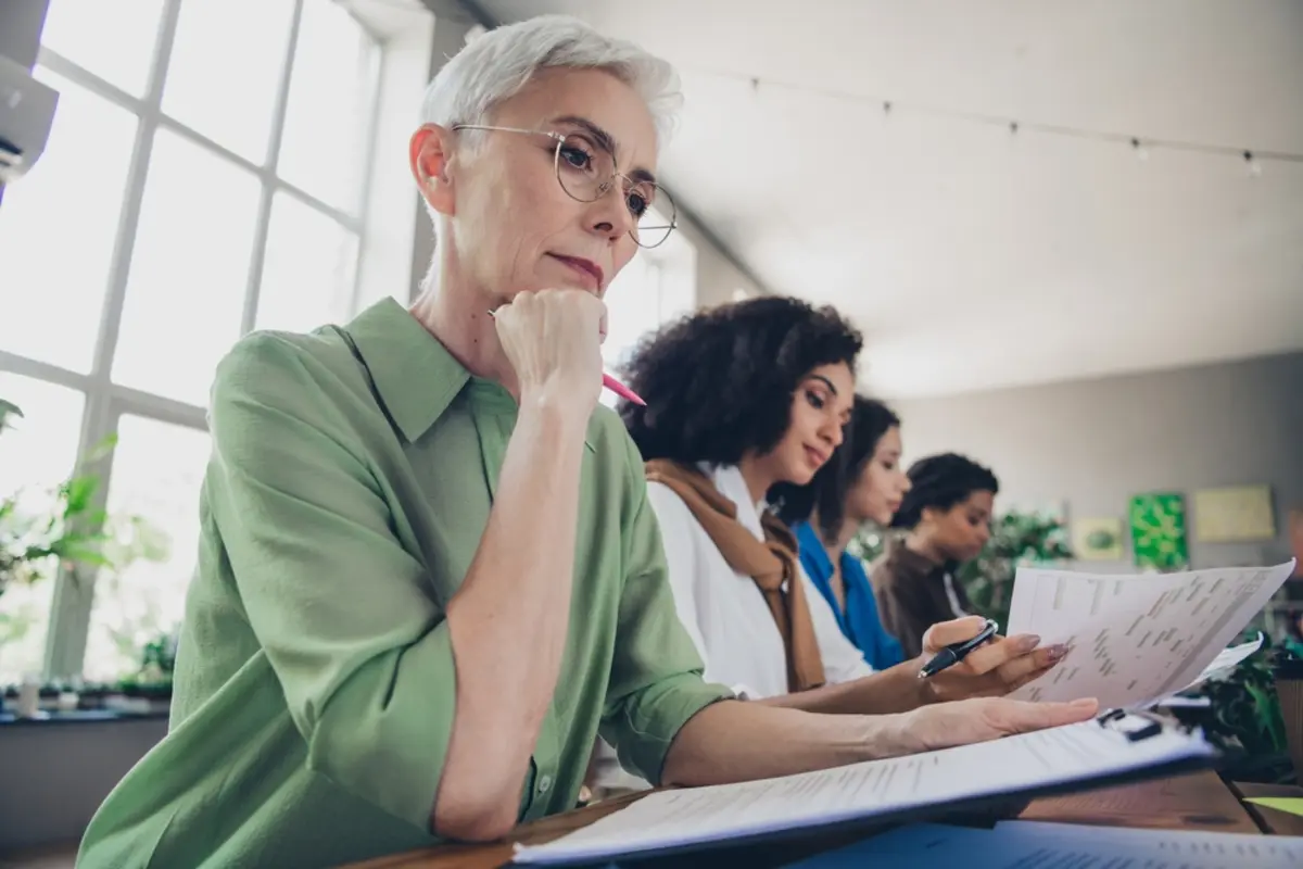 「年金15万円だけでは不安」という父。定年後は「シルバー人材センター」への登録を検討しているそうですが、報酬はどれくらいもらえるのでしょうか？