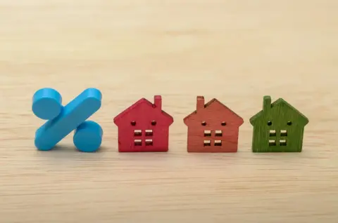 「固定資産税」を払い忘れてしまいました……。「割増の請求」や「差し押さえ」などはありうるのでしょうか？