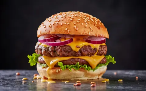 マクドナルドで「株主優待券」を使用する友人。株主ではなく「金券ショップで650円だった」とのことですが、これってお得なの？ 実際に“株主”になるには、いくら必要でしょうか？