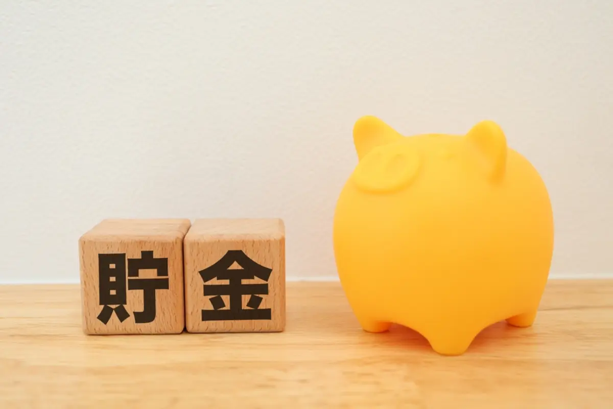 40歳になり、老後資金「2000万円」に向け「月8万円」貯金を始めました。妻に「家計が厳しい…」と言われたのですが、そのくらい貯めないと厳しいですよね？