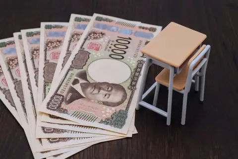 世帯年収500万円だけど、子どもに「中学受験」させたい！ 家計がカツカツになっても、子どもの将来を考えると“価値のある投資”と言えるのでしょうか？ 学歴別の「平均収入」もあわせて解説