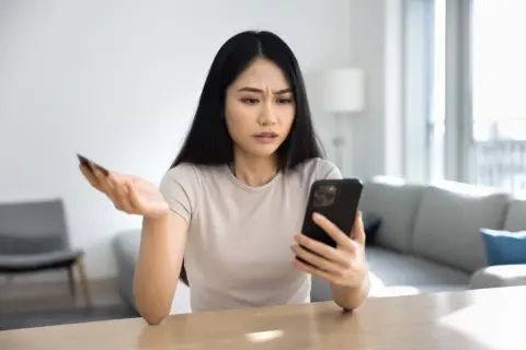 「クレジットカード会社」から身に覚えのない「8000円」の請求…「返金」してもらうことは可能？ その後の対処法は？