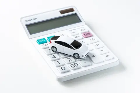 2025年4月の乗用車販売台数ランキング1位は「ヤリス」！年収400万円の家庭でも買えるのでしょうか？車購入に必要な「理想年収」はいくら？