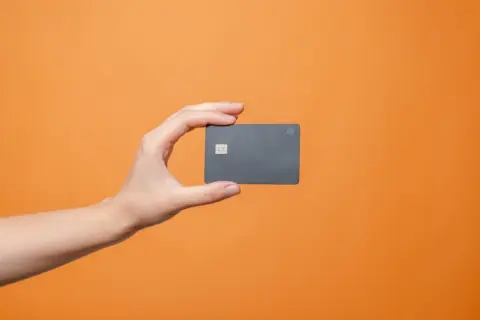 経費の立て替えで「クレカポイント3000円相当」が貯まりました…！これって“私物の買い物”に使ってもいいのでしょうか？