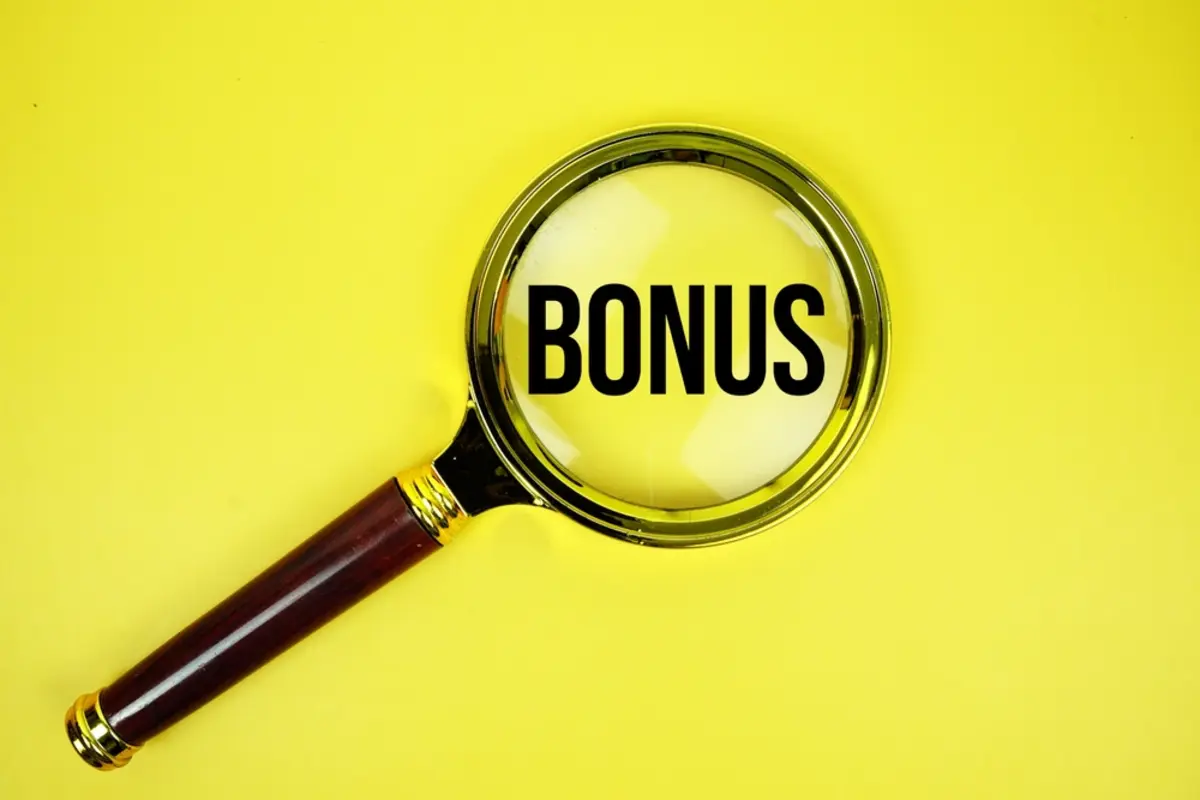 社会人2年目の「夏ボーナス」は40万円！ 基本給2ヶ月分ですか、これって“高い”ほうですか？ 会社員の「平均的なボーナス額」を確認