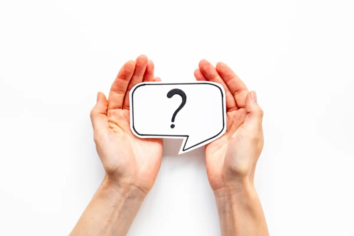 大臣の発言で話題になった「減価償却」って何？どのようなものが対象になる？「10万円以上」が基準になるって本当？