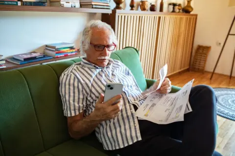 64歳、来年「定年」です。退職後は働くつもりはないのですが、「一人暮らし」なら”月15万円”で生活できますか？