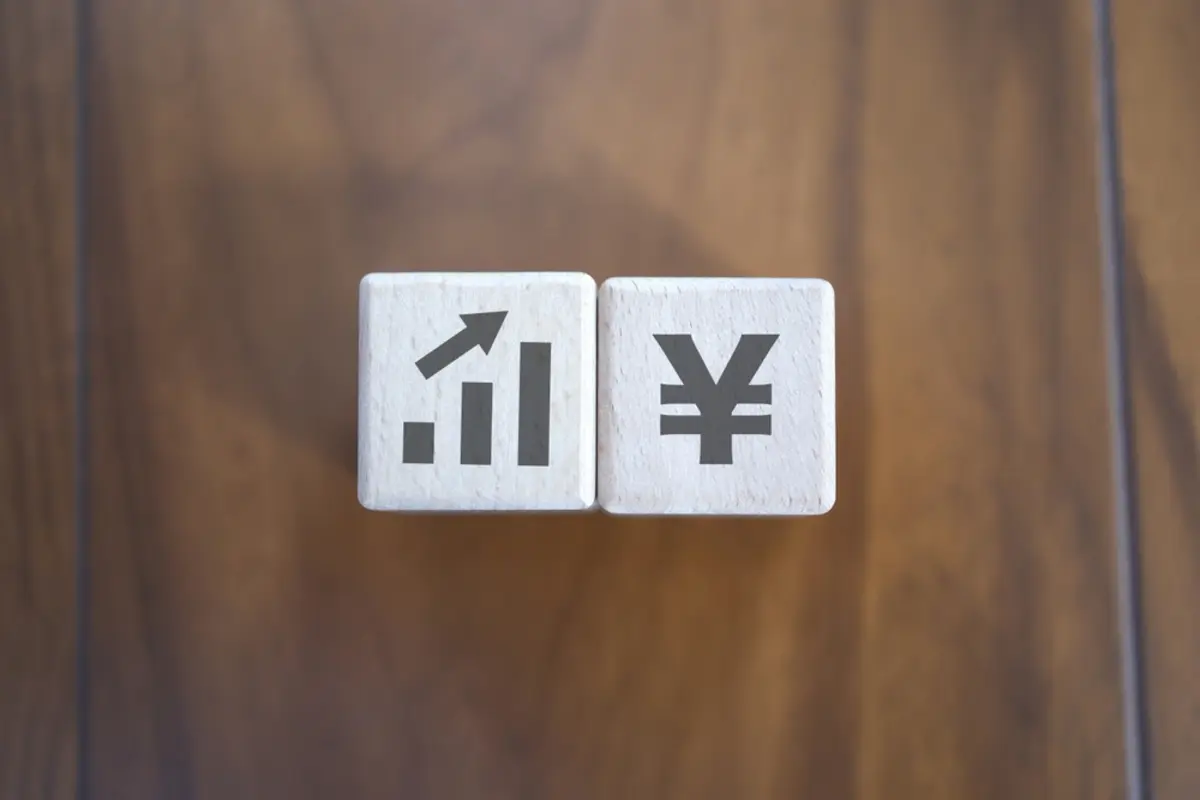 2025年「初任給」が「30万円台」の会社は何割？ 初任給の「平均引き上げ額」はどれくらい？