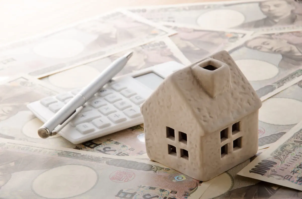 親の死後“実家を放置”していたら、固定資産税が「年10万→60万円」に!? どうしてそんなに高くなったの？ 理由と「知っておきたい対策」を解説