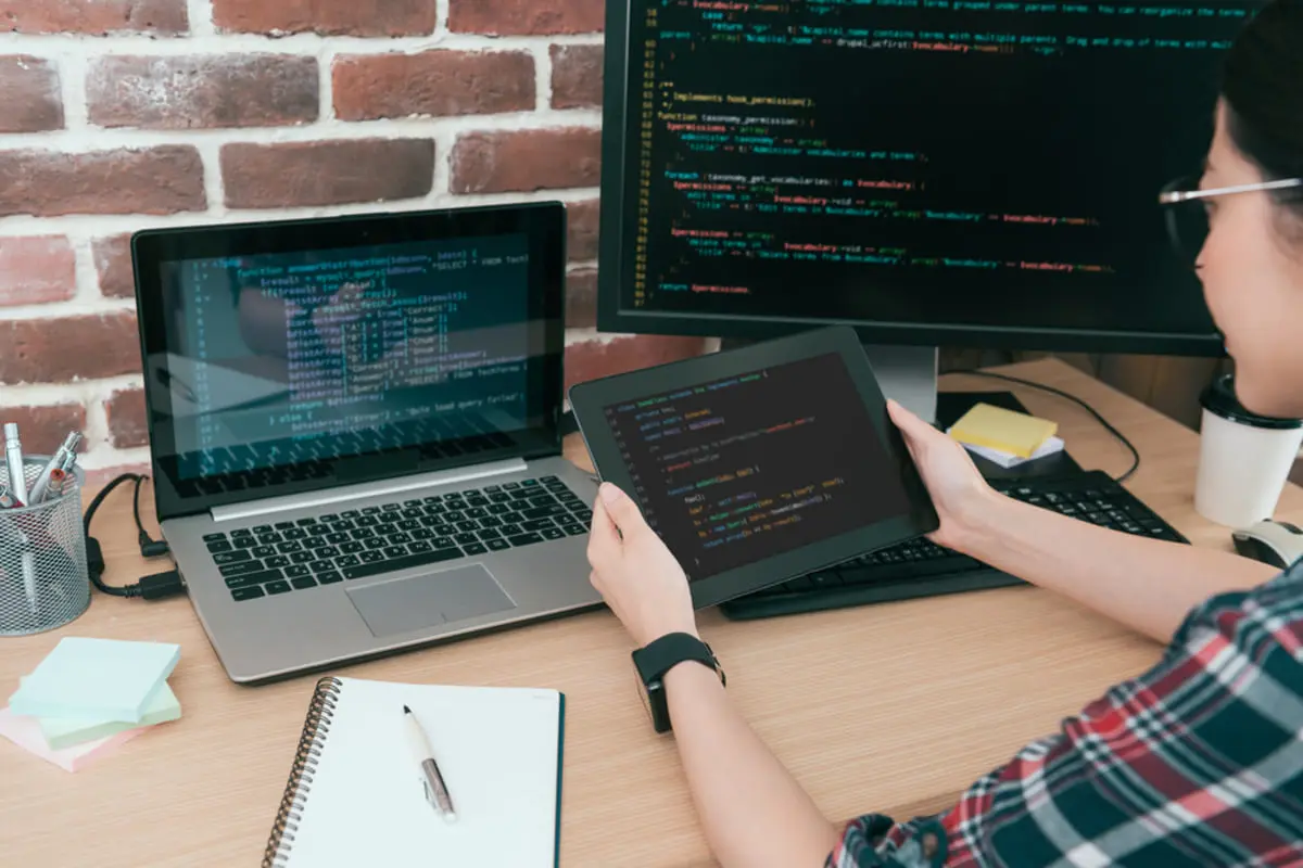 「プログラマー」の「平均年収」は「500万円」を超える？ 「60歳以降」から始める予定ですが、高収入を実現できるでしょうか？