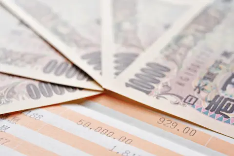 給与から天引きされる社会保険料が毎月「約5万円」と負担です。社会保険料を節約する方法はありますか？