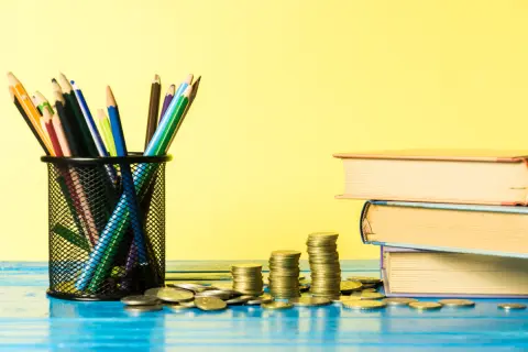 世帯年収700万円ですが、正直カツカツです…。やっぱり「子育て世帯」には足りない額なんでしょうか？