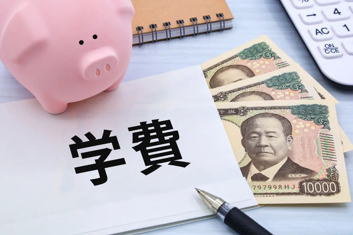 「児童手当」が拡充され、3人兄弟の我が家は「月額5万円以上」の収入に。「高校無償化」もスタートしたいま、児童手当だけで「学費」はまかなえるでしょうか？