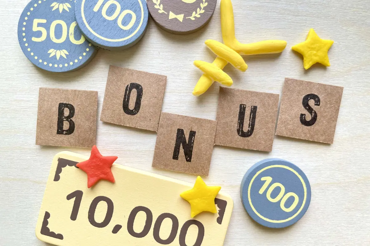 友人は「夏のボーナスが10万円出た」そうで羨ましいです…。新入社員に夏のボーナスを支給する会社は少ないはずですよね？