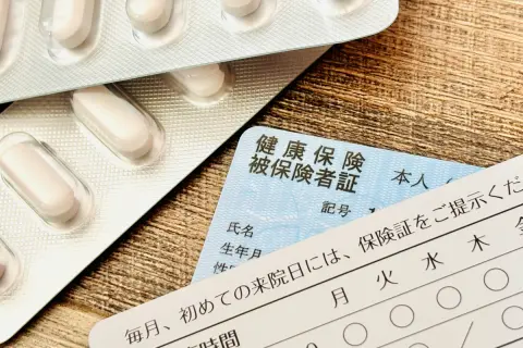 「マイナ保険証」を持たない高齢の母はいまだに「紙の保険証」で受診しています。7月末で有効期限が切れるのですが、「資格確認書」の申請は必要ですか？