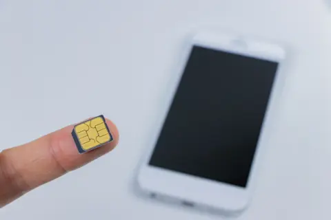 ソフトバンクやauなどの大手キャリアから「格安SIM」に乗り換えるメリットって？月額いくらくらい浮くの？