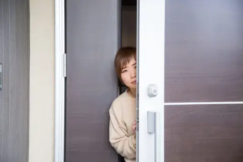 メルカリで「取引相手の住所」を確認したところ、近所だと判明！「送料750円」を浮かすために直接持っていきたいけど、規約的に問題ない？ ルールを確認