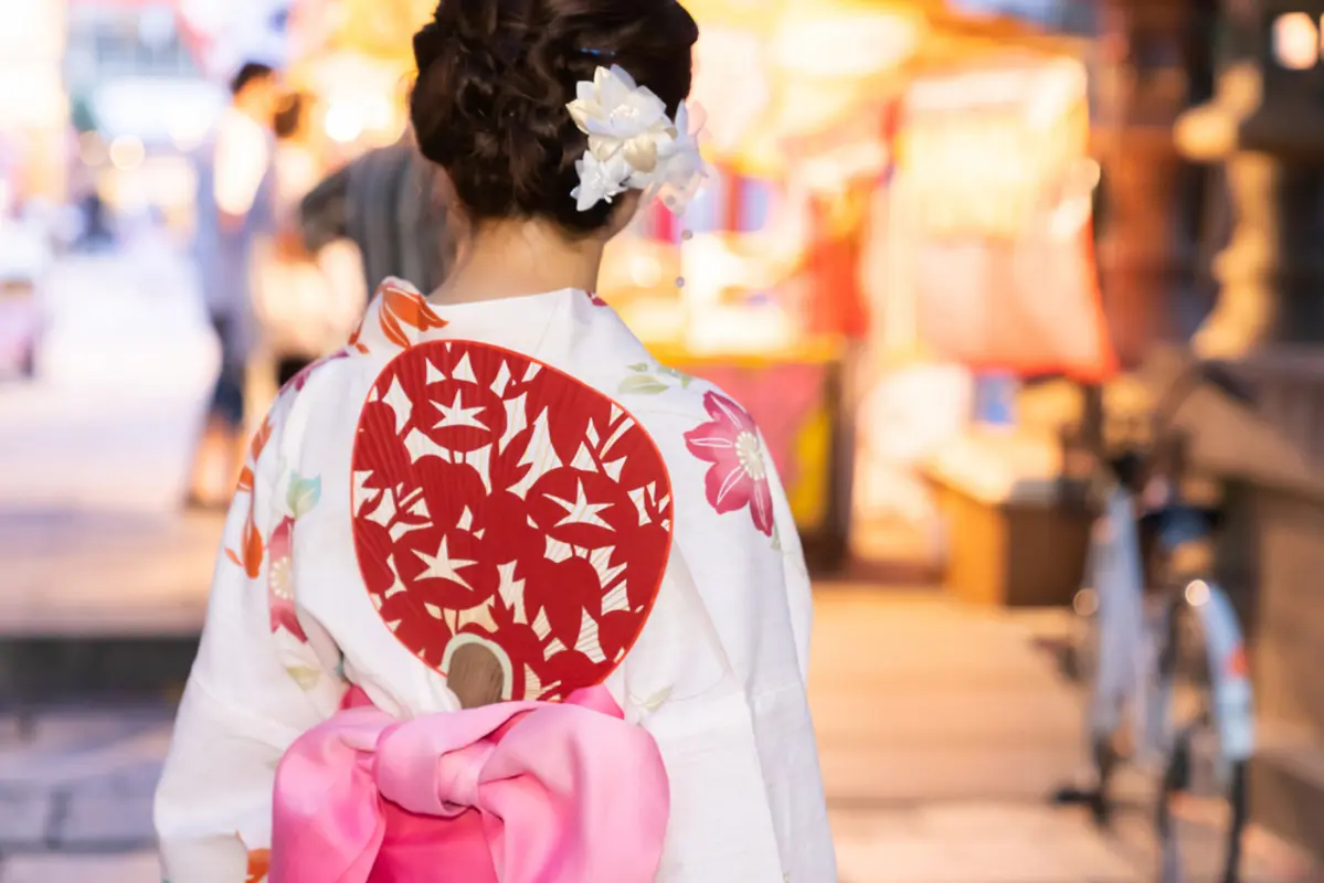 中学生の娘が夏祭りのお小遣いで「5000円ほしい」と言ってきました。5000円は多いと思うのですが、どのくらい渡すべきでしょうか？