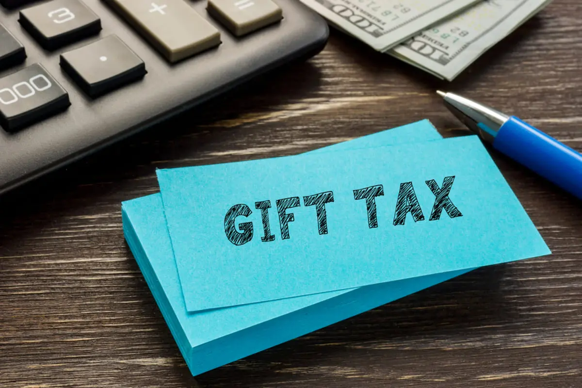 子どもの口座に毎年「30万円」ずつ貯金していますが、将来まとめて渡すと“贈与税”がかかるのでしょうか？