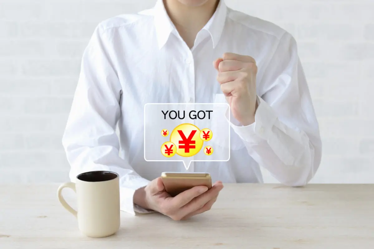 妻の「昔のブランドバッグ」が30万円で売れた！“普段使っていた”なら「20万円超」でも申告不要って本当ですか？ 適用される“特別なルール”とは