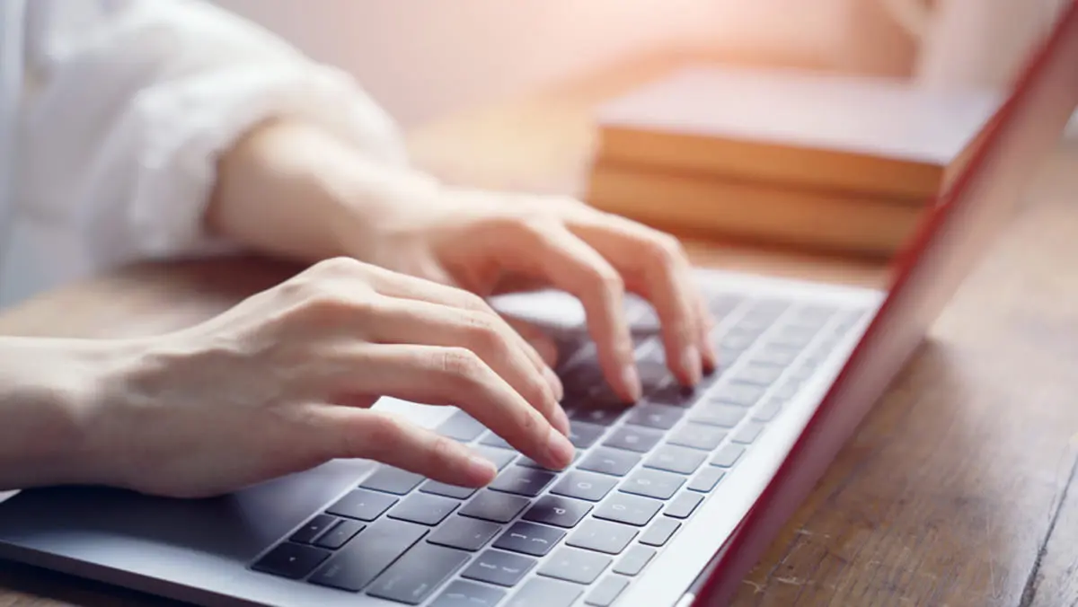 有休とは別に“休んでお金がもらえる”？2025年10月から始まる「教育訓練休暇給付金」ってどんな制度？