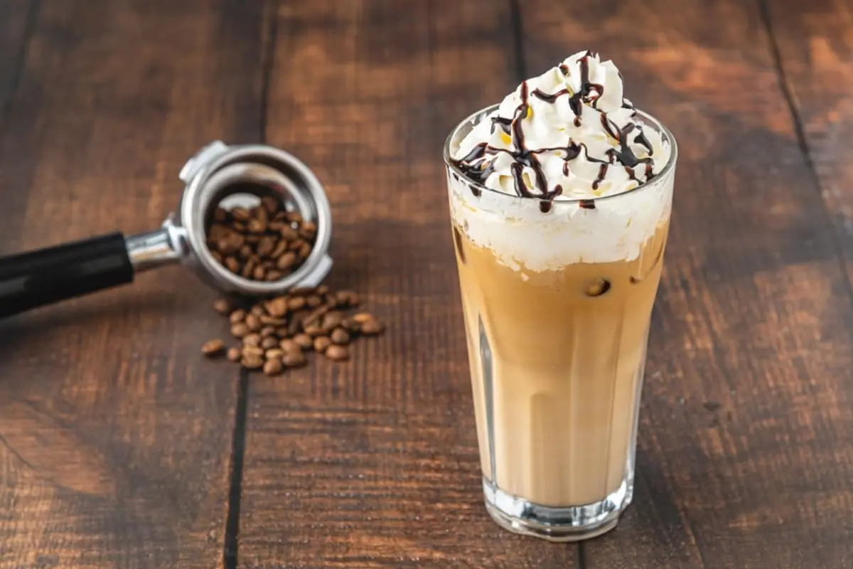 スタバのフラペチーノを「実質タダで飲んでる」という友人。「スタバカード払いがお得」とのことですが、ポイントの“二重取り”も可能って本当ですか？「ポイント制度・還元率」を解説