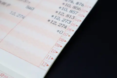 大卒・社会人3年目で「貯蓄0円」の息子。月収は「25万円」だそうですが、「平均」よりも少ないのでしょうか？