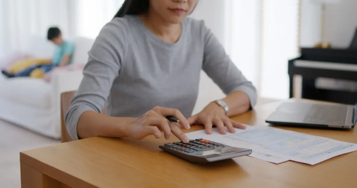 生活保護を受給したい「月収14万円」のシングルマザーです。子どもの体調不良で“早退・欠勤”が続き、家計はギリギリ…生活を立て直すために、しばらく制度を利用しても大丈夫でしょうか？