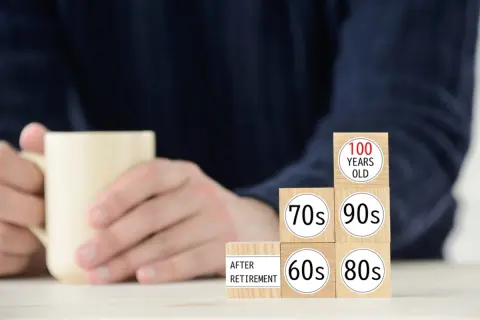 夫婦2人、月の「年金収入」は「22万円」です。「ゆとりある老後」は可能ですか？リアルな生活費の内訳と生活費以外に必要な支出は？