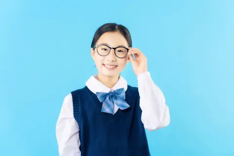 中学生の子どもにメガネを作ったら「医療費補助」が出ると言われました。本当に対象になるのでしょうか？